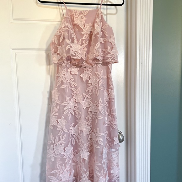 Lace light pink woman’s dress - Picture 1 of 3